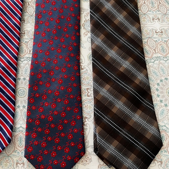 4 Designer Silk Ties Collection - Picture 4 of 6